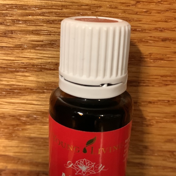 Young Living Melrose Essential Oil. NEW! 15ml bottle. - Picture 4 of 4